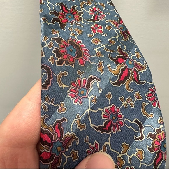 Calvin Klein Tie | Sea Blue with Red Pattern | Diagonal Striped | 100% Silk - Picture 5 of 5